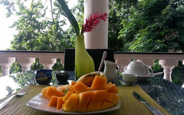 Albizia Lodge Reef Estate