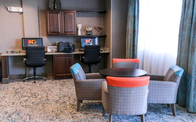 Holiday Inn & Suites Denver Tech Center-Centennial by IHG