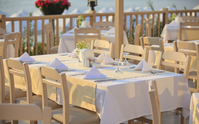 Can Garden Beach Hotel