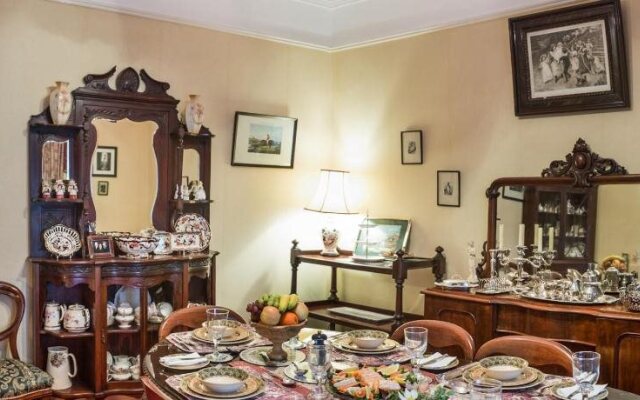 Moate Lodge