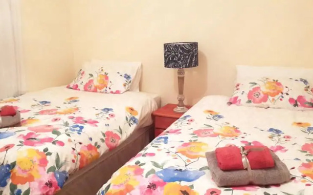 Oaks and Acorns Guest Lodge