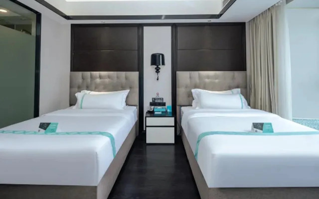 Xana Hotelle (Chongqing Baishiyi)