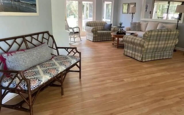 515 Remora Dr