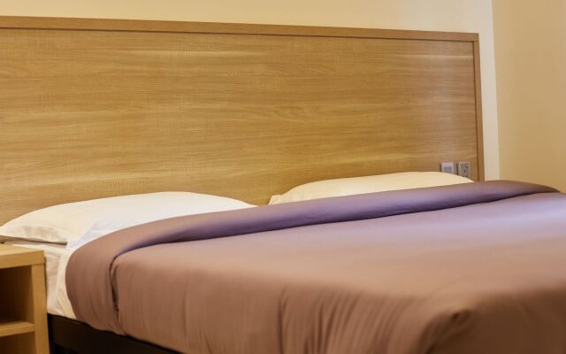 Axis Suites Hotel