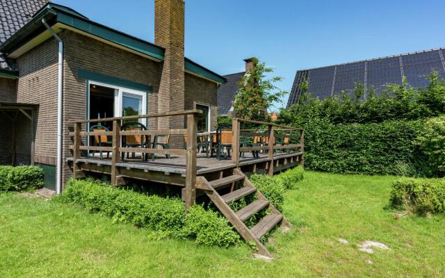 Quaint Holiday Home in Friesland by the Lake