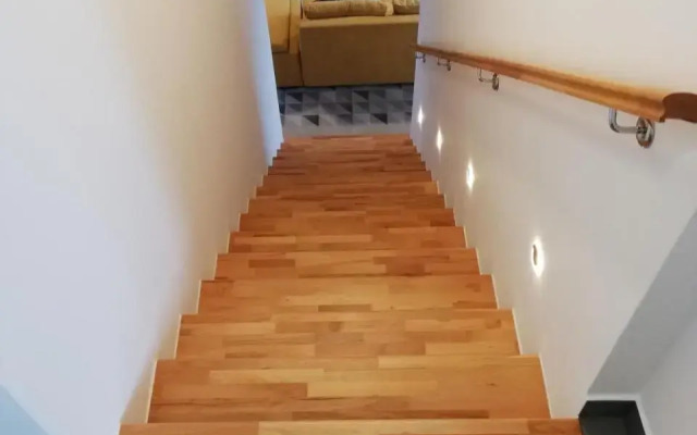 NiMa 2022 apartman, Okrug Gornji