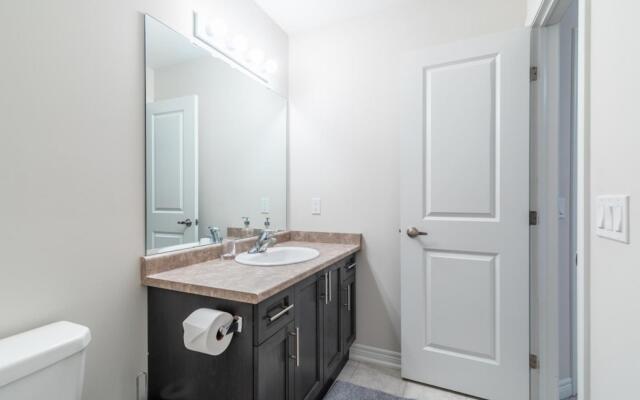 Lakeshore 3BR 2.5BA Townhome. 1 min to the Beach