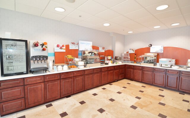 Holiday Inn Express Toledo-Oregon by IHG