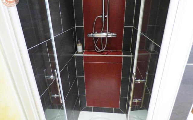 ALC - A523 - 4 min PALAIS AND BEACHES