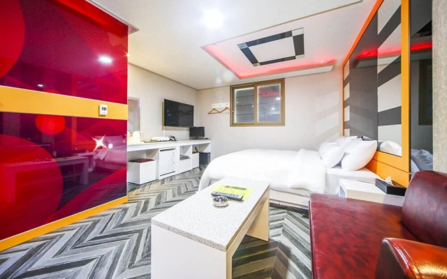 S Motel