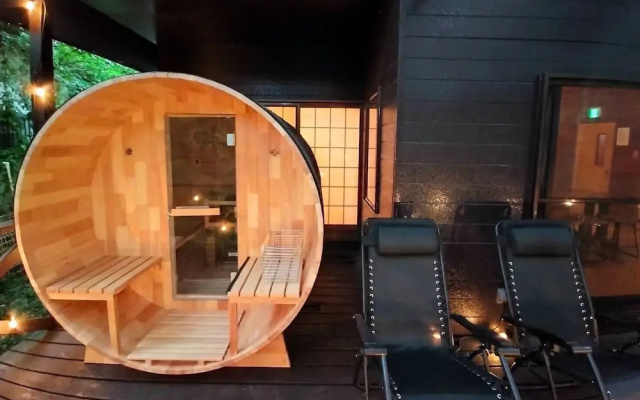 Shinka Bettei – Pool – Yamanakako