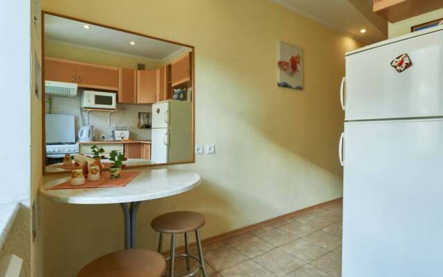 Home-Hotel Malaya Zhitomirskaya 10-1