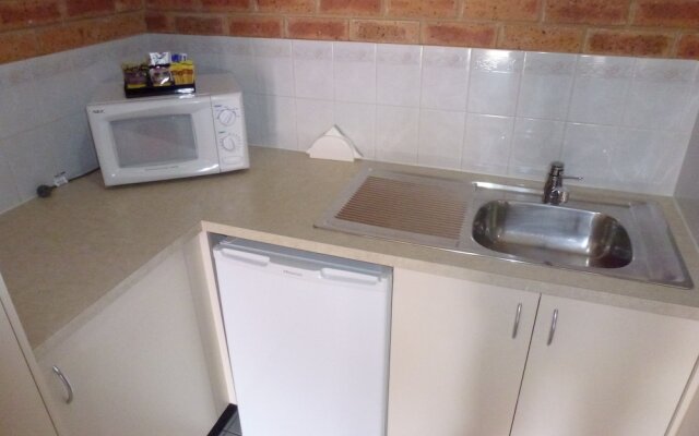 BEST WESTERN Colonial Motor Inn