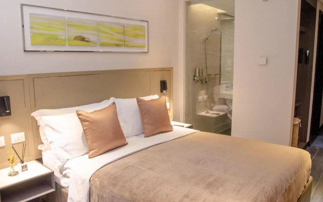 Newport Stay by Runway Manila & Attractions