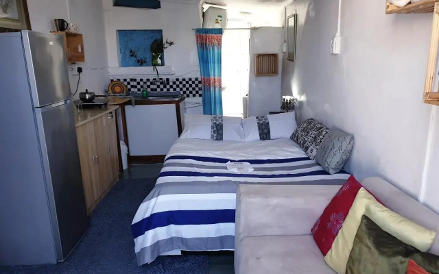 Cozy Private En Suite Studio