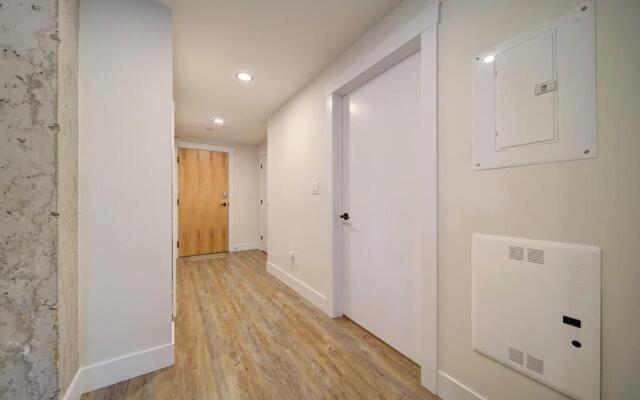 Ocean Bay New Luxury Condo Sleeps 5 Parking, Coffee, AC