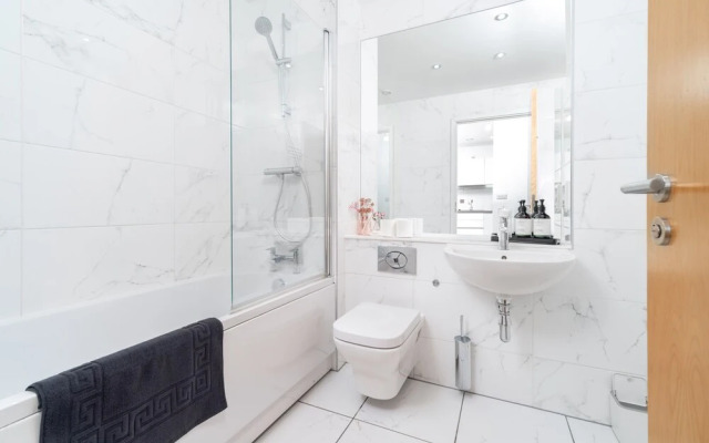 Deluxe 1 Bedroom Stylish Apartment - City Centre