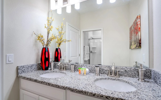 Stunning Lakeview Townhome w/ Private Pool!