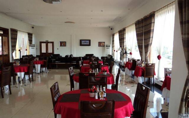 Grand Favor Hotel