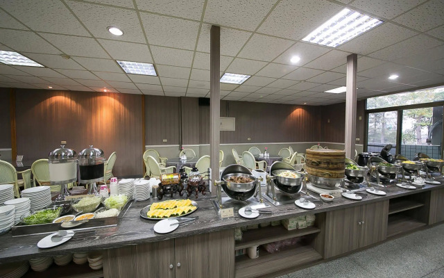 Jiuning Business Hotel
