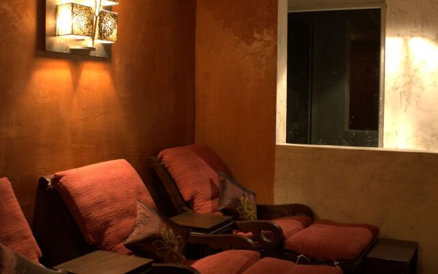 Baan Bandalay Hotel