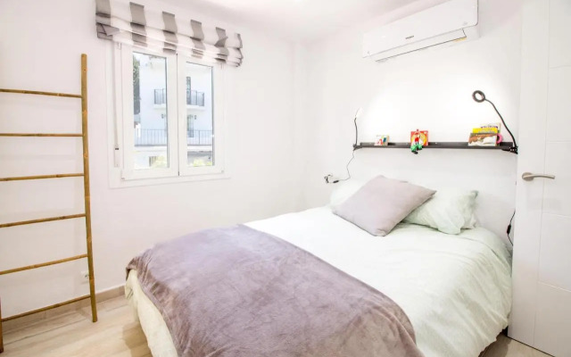 Perfectly located beachside apartment in Elviria Marbella