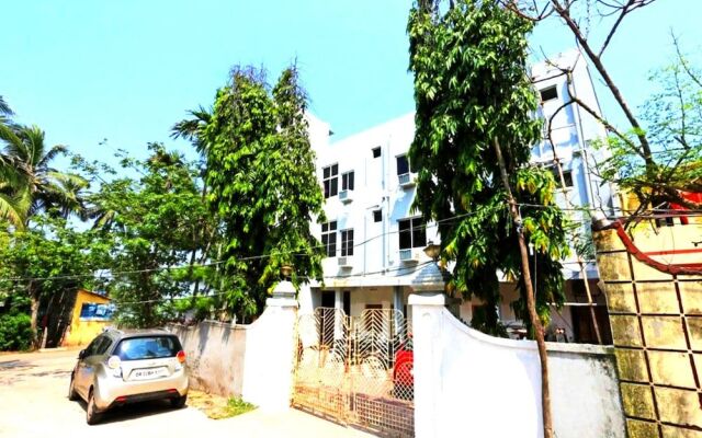 Goroomgo Dittu Holiday Inn Puri