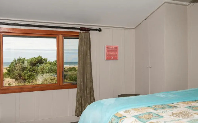 The Tides 4 Br home by RedAwning