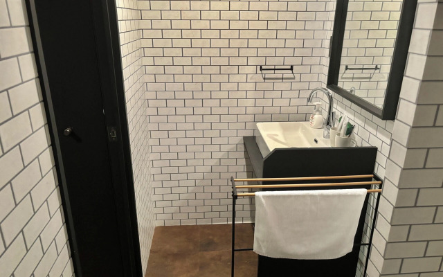 Book Tea Bed Shinjuku-Gyoen