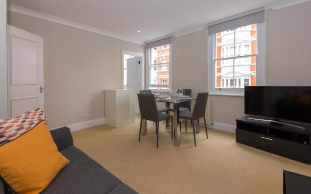 One bedroom High street kensington Apartment