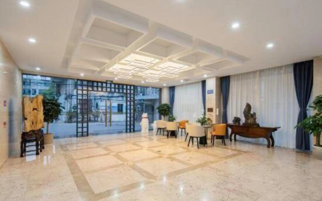 Kunshan Kaiyue Business Hotel