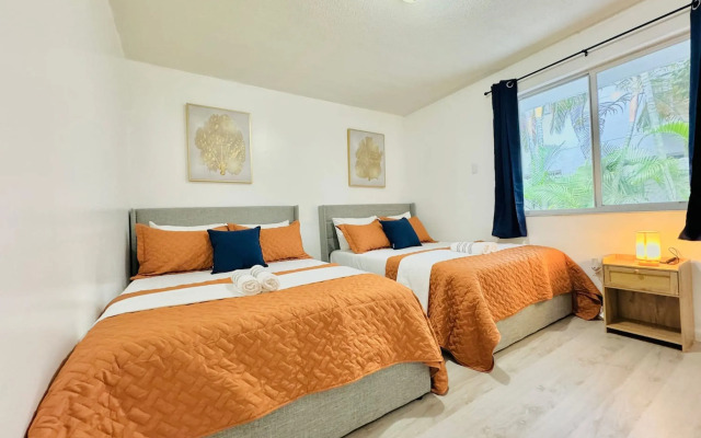 NEW Top Location King bed Free Parking