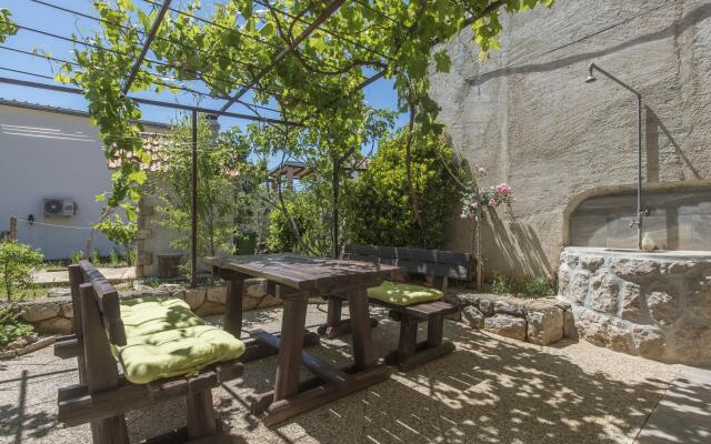 Nice apartment with private roofed terrace, 300m from the sea near national park