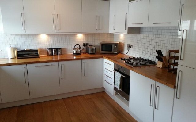 Monarch House Serviced Apartments