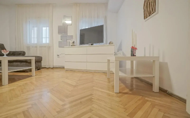 CN2i Luxury Accommodation Matei Millo