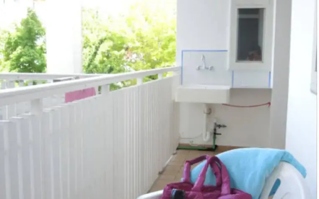 Beachside Flat With Balcony