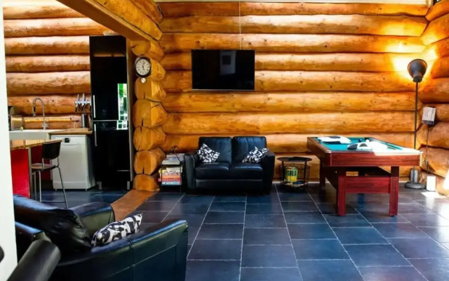 Spacious Holiday Home With Internet