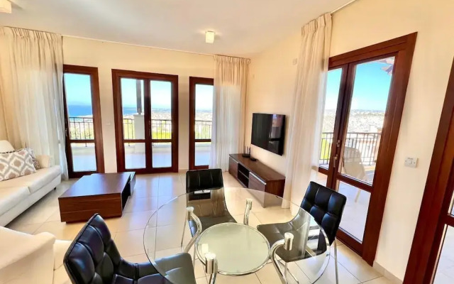 Perfect Getaway for 2 With Shared Pool