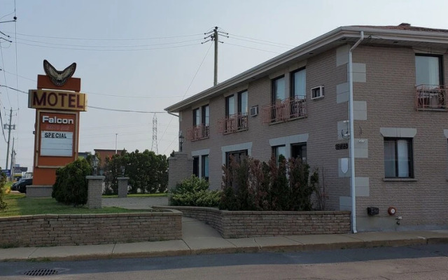 Falcon Motel Brossard