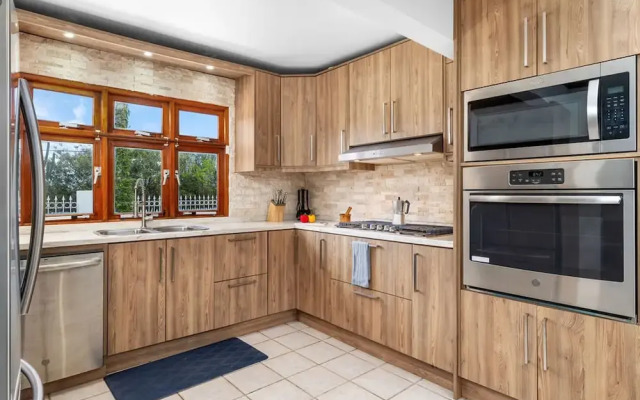 Charming Cunucu Home Pvt Pool Outdoor Kitchen