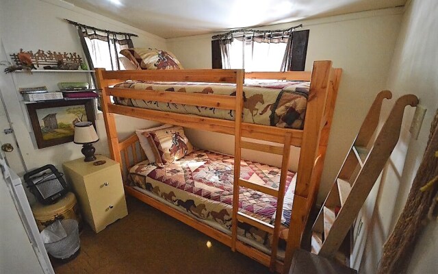 Rogers Roost - Three Bedroom Cabin