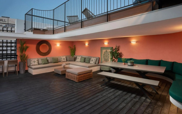 Fall In Love by HolyGuest