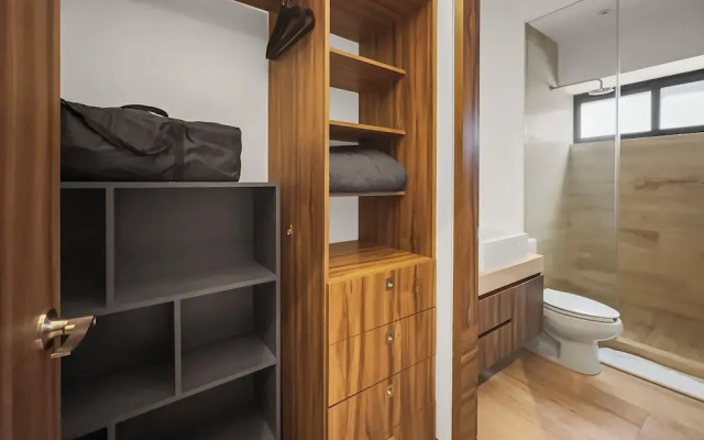 23Gh3 2BR 2.5 Baths with a Private Patio