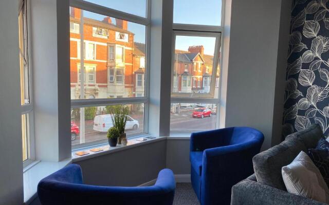 Blackpool Sleepover Apartment 3 Free Parking Sleeps 6