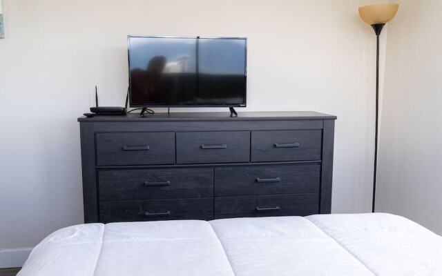 Remodeled Studio With Panoramic Mountain Views!