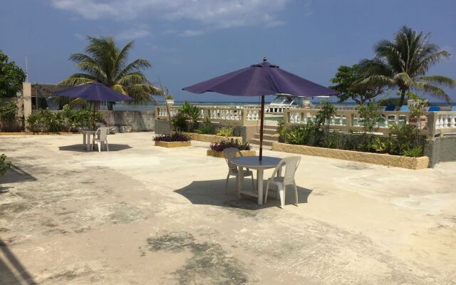 Cariblue Beach Hotel And Scuba Diving Resort