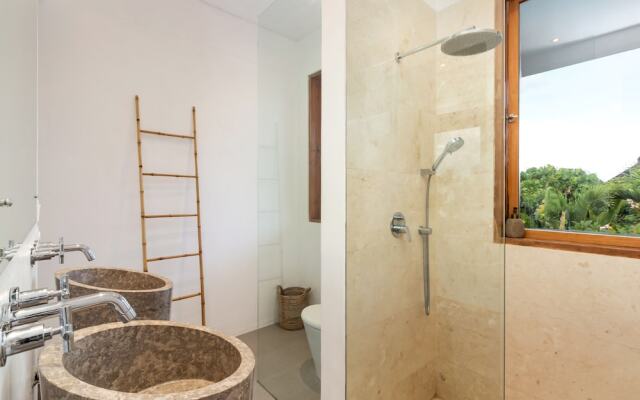 Beautiful Boho-chic 4br Tropical Villa in Pererenan Canggu