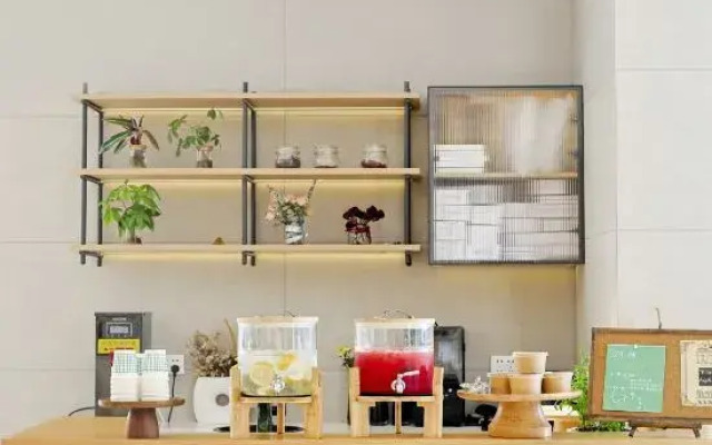 Homeinn Selected Hotel (Baicheng Railway Station Pedestrian Street)