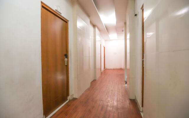 OYO 467 Penthouse Hotel