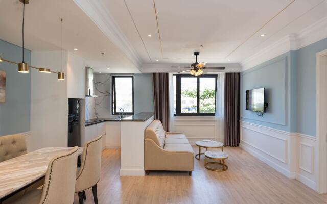 Louis Mo Apartment